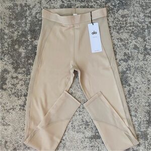 ALO Yoga Light Tan Leggings
